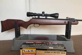 5.5mm Airgun for Sale, Spotless with brand new BSA 3-9x40 WR BSA Scope. Ideal for teaching kids shooting skills and vermin control. 