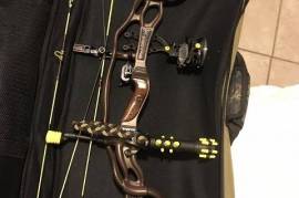 Hoyt Carbon Spyder, 2015 Hoyt carbon spyder zt 34, 40-50 lb. draw length is set at 28. #2 cams. Harvest brown color. Bow is in great condition, shoots like a dream. Minor scratches by the grip but just upgrading to a spyder FX. Bow has hoyt 5.5