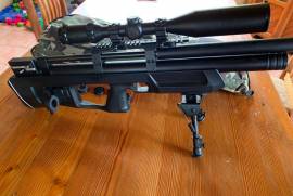 Cricket pcp 5.5 air rifle, very neat condition cricket 5,5 mm air rifle
5 magazines
bi pot
bag
suppressor
mamba scope
 