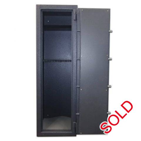 Mutual RHS 13 – 6 Gun Rifle Safe, The RHS 13-6 Gun Safe offers great value for money and will ensure secure storage of firearm products, such as rifles, guns and ammunition. The RHS13 -6 is a SABS approved safe.

Mutual’s SABS as well as SAPS approved rifle safe with 3mm Body and 6mm Door.