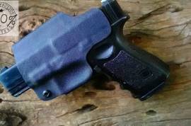 Kydex  streamline aiwb holster, Critical made AIWB kydex holster R/H.
can be carried in any position with 2 cant/ clip settings for a more comfortable carry.
Hi rize backing with retention setter.
1,5 inch fomi clip.
Tactical black