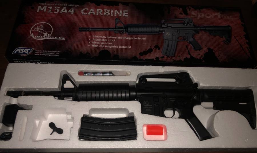 M15A4 Carbine Rifle , Excellent condition and includes battery and charger 