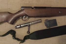 Shotgun Bolt Action, 16 Bore Shotgun perfect for small game and birds, with approx 106 Cartridges ammo, rifel bag and sholder strap.