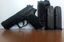 Sig Sauer SP2022, Almost brand new SP2022 in 9mm, two mags with extra grip.
