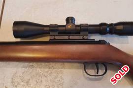 Diana Model 34 & Gamo scope, Very nice Diana model 34 with Gamo scope.
Very good condition.
.177 cal 4.5mm.
1000 fps
Carry bag included
 