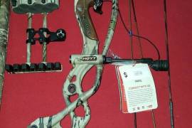 New Hoyt Carbon Defiant with QAD Fallaway Shorty A, Hoyt Carbon Defiant with QAD Fallaway rest, Shorty Arrow Rack, Fuse Sight, & CASE.  Bow and all accessories are New without original packaging.