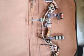 Mr Grobler , Hoyt Turbotec 75th Universary Model 80lbs 29inch draw length adjustable Include Cobra 5 pin sight Diamondback dropaway arrow rest bow bag STI stabilizer. Hoyt arrow rest, 10x Easton N-fusion arrows, release aid Broadheads and assesories included Top of the 80lbs hunting bows
