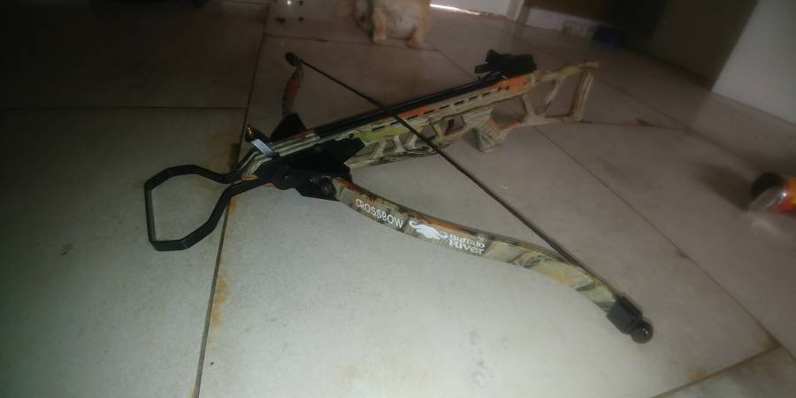 Buffalo river crossbow 150pound, Crowssbow comes with 1 arrow