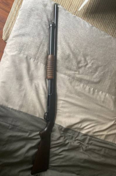 Browning Pump action shotgun, R 4,500.00