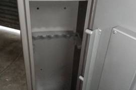 6 Gun Safe for sale , 6 Gun Safe for sale
1300 height 420 width 370 height
Removable Shelf
Complies with SABS 