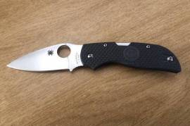 SPYDERCO CHAPARRAL - MINT CONDITION , This knife is in mint condition, as should be evident from the photos. Price not negotiable. I'll cover the shipping cost of the knife. 
 