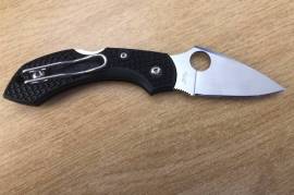 SPYDERCO DRAGONFLY - EXCELLENT CONDITION, Spyderco Dragonfly in VG10 for sale. Knife has been used but is still in excellent condition, as should be evident from the photographs. I'll cover the shipping cost. 