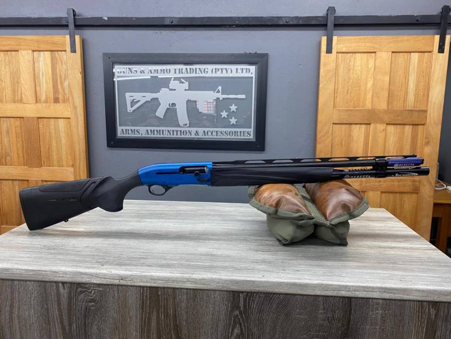 BERETTA 1301 COMP PRO , The 1301 Comp Pro includes a new polymeric stock with the Kick-Off Plus system consisting of two elastomer dampeners complete with return springs, positioned near the rubber insert, which effectively mitigate the first recoil peak reducing the perceived recoil by up to 40%.