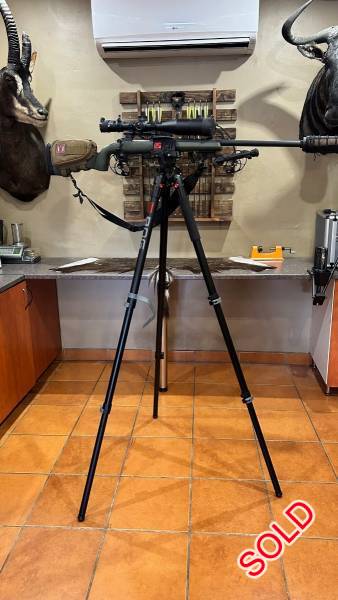 Tripod-Sit,Le of Staan, R 4,500.00