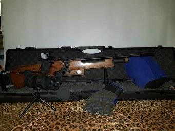 CZ200T Air, CZ200T Air gun with case, spotting scope, gL***, roll and belt.