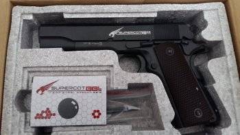 Supercat 1, Brand new full metal blowback Supercat 1911 bb gun for sale. Fullsize dropdown magazine holds the 12g gas cylinder and 19 bbs. Sale comes with bbs and 5 gas cylinders.
You can watsapp if interested Ricardo 0833622197 
Price is slightly negotiable