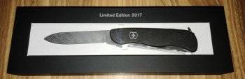 Victorinox, Outrider Damast Limited Edition 2017. This exclusive incarnation of the popular 111 mm Outrider is being released in a capsule collection of just 5,000 pieces worldwide. Its elegant blade is crafted from high-performance Damascus steel and punctuated by robust and environmentally friendly black epicurean scales. Highly resistant to corrosion and wear, the blade also delivers exceptional cutting performance. In a streamlined silhouette designed without corkscrew nor saw, it’s perfectly portable. A laser-engraved serial number on the rear of the scales confirms its collector’s item status.
