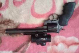 Revolvers, Revolvers, Smith & wesson , R 12,000.00, Smith & wesson , Model 29-2, 44 magnum , Like New, South Africa, Orange Free State, Ficksburg
