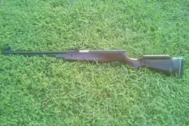 .177 / 4.5mm Air Rifle for Sale, .177 / 4.5mm air rifle, like new condition, wooden stock and standard open sights. 
