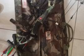 Pse stinger 70lb, This bow comes with everything you need for that dream hunt, comes with 11 carbon arrows. Arrow case, bow bag, 3 releases, and all of the arrows are fitted with razor sharp broadheads