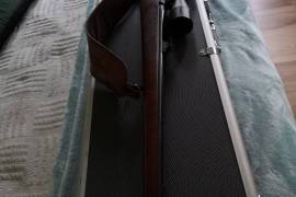 Cz550 30.06 Fullstock, scope & case incl, CZ 550 30.06 Fullstock Rifle for sale. 
Includes telescope and lockable case. 
New condition less than 20 rounds fired.
Reason for selling: changed to bow hunting. 