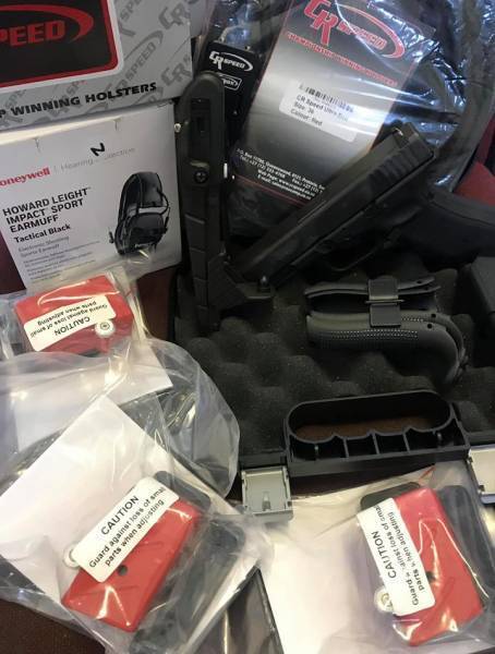GLOCK 17 GEN 4 + RIG SET , Are you thinking starting practical shooting?ipsc combo deal brand new glock 17 gen4 with CR speed holster with 3magzine pouch’s belt size 36 & impact electronic earmuffs.