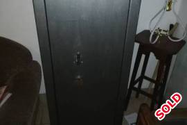 Rifle Gun Safe (Holds 11x Rifles) , Rifle Safe Holds 11x Rifles

Comes With 2x Keys

First Come,   First Serve 

Collection OR Viewing In Greenbushes, Port Elizabeth 

R4000-00 Cash (Strictly Cash Only Please) 

Call OR WhatsApp Only  072-082-0936 For Immediate Response 