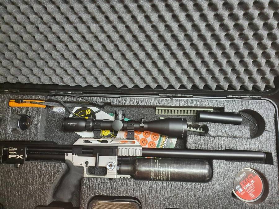 ANDRE, FX IMPACT GEN 3 IN PERFECT CONDITION
COMES WITH .22 AND .25 BARRELS AND MAGS
BIPOD INCLUDED
SCOPE NOT INCLUDED