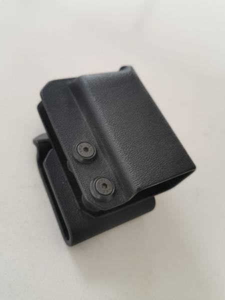 Various Glock 19 & Z88 Gear, Glock 19 Kydex belt magazine holster R200, 
Glock 19 Kydex belt holster R400, 
Glock 19 Minotaur holster IWB holster COMP-TAC R600, 
Glock 19 Gen 4, like new with box and all accessories R7500, 
2 x Z88 magazines used R180 each, 
Tactical double thigh / leg magazine holder / mag pouch R300, 
CR Speed holster for Z88 R300

The items can be viewed either in Bedfordview or Serengeti Golf Estate
