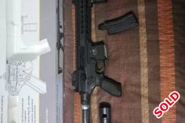 Sig Sauer MCX Semi Auto Co2 Rifle, I haver a Sig Sauer MCX Semi Auto air rifle for sale. Still new bought it in December Used once. Has keymod Rails for attachments. I have 1 extra co2 bottle for it and about 450 pellets.