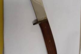 Puma Fahrtenmesser 1950's Knife for sale! , Puma Fahrtenmesser 1950's knife for sale. Model 6317 Custom handle.
R1000 o.n.c.o please contact Pierre on 0836783990
Puma etchings can still be seen on the blade reverse/ pile side. 
