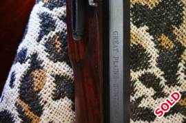 Great Plains Flintlock Rifle, Great Plains Hunter Flintlock Rifle. Rifle is in a very good condition and shoots well. I have 4 spare flints that will be sold with the rifle. Rifle shoots normal .50 round balls or conicles.