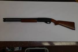 Smith & Wesson Shotgun , R 4,500.00