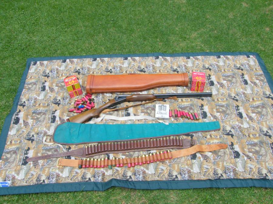 12 Gauge Zabala double barrel shotgun for sale., Double barrel side by side Zabala shotgun for sale
Manufactured in Spain
12 Gauge.
Condition very good.
Area: Vereeniging
Included Pigskin carrying case. canvas carrying bag. 380 cartridges.Cleaning kit. 2 X catridge belts
Price R4910 negotiable