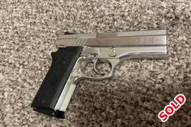 Taurus PT940 for sale, Great condition Taurus PT940 for sale. Minimal rounds put through this firearm!!! 