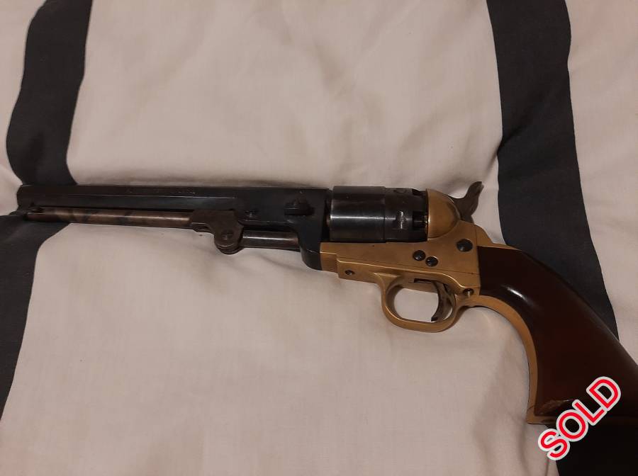 Colt replica , Selling a 44 cal black powder revolver never been fired 