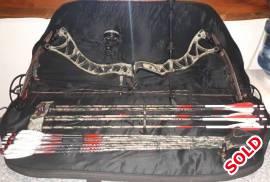 Bowtech Destroyer 350 Compound Bow, Bowtech Destroyer 350 Compound bow for sale with Hunter Hogg IT Sight, 13 Carbon Express Maxima arrows plusy Magnetic Octane Quiver plus Arrow release & Camo carry case.....excellent condition, please make me an offer urgently.