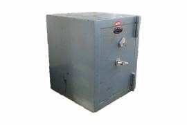 >>>, SA SAFE EQUIPMENT Safe FOR SALE.

Old school but bullet proof! Fire and Blast resistant.

Dimensions: 510 x 510 x 610 mm
Weight: +- 150 kg




 