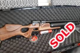Kral Puncher Jumbo .25cal, The air rifle is less than a year old.

The scope is a Hawk 4x12x40.

Includes extras such as:
- 3 full pellet containers
- gas bottle fittings
- Donnyfl silencer
- Rifle case
- x2 magazines