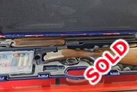 Dealership , Dealer stocked.
beretta sporting 12ga.
​​​28 inch barrel.
reason for sale customer relocated overseas and never took delivery of his firearm.
still in original box with all docs and chokes.
FANTASTIC SHOTGUN AT A HUGE DISCOUNTED PRICE. R34000
 