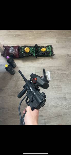Tippmann A5 - Paintball Marker, Almost brand new paintball gun with lots of exstras.

Upgraded parts.
Response trigger.
Red dot scope