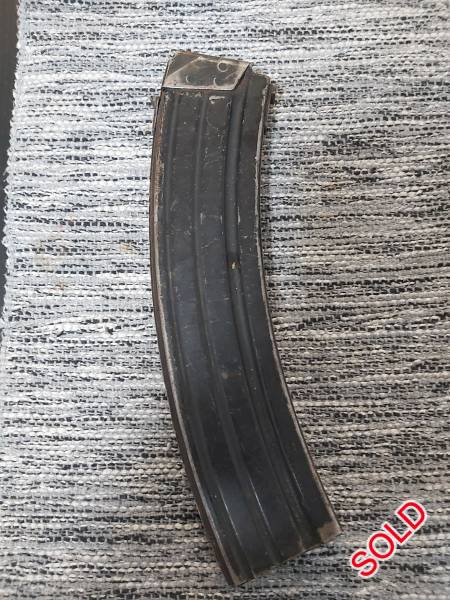 50 Round LM4/5/6 Magazine, 50-round Capacity Vektor R4 magazine for sale. Compatible with LM4/5/6 and R4/5/6. in good condition with some surface wear and is 100% functional. Shipping via PUDO or pickup in Pietermaritzburg/Durban