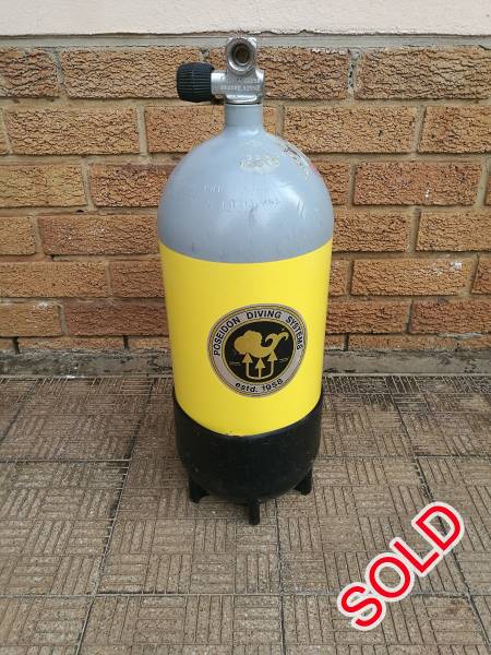 Scuba Tank, Scuba diving tank cylinder for filling your pcp  ..
Faber 12L Dumpy 232 Bar in like new condition with Boot  ...
Filled full and in date  ...
Contact Schalk 
Don't let this gem slip through your fingers  ..
Phone calls will get priority to WhatsApp  ..
No sms'e  .. 