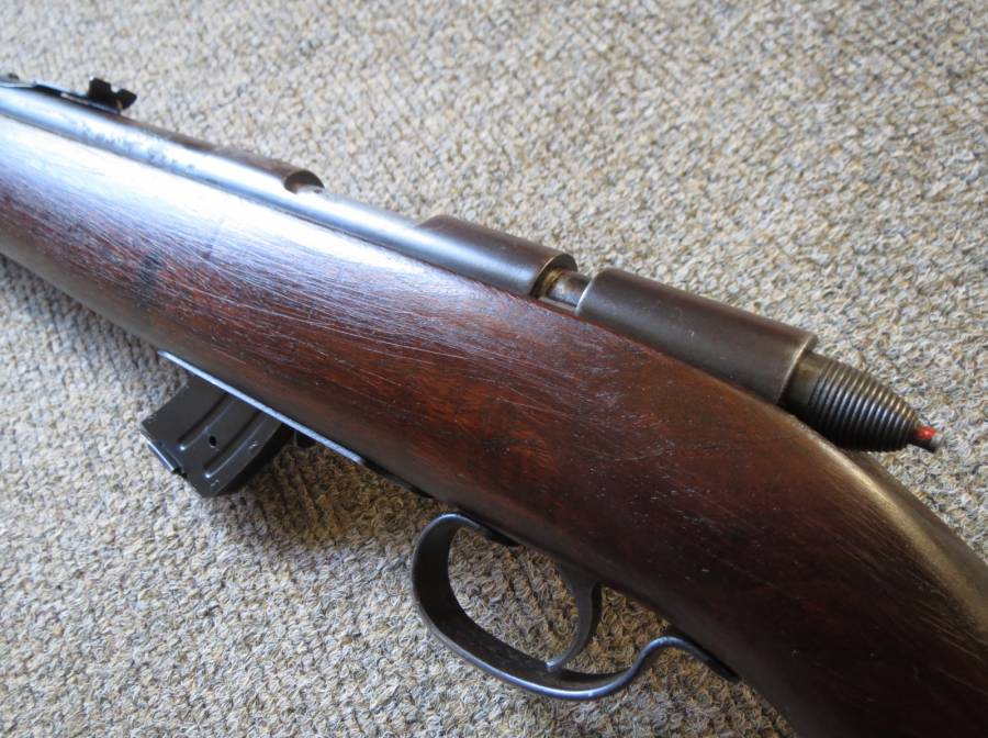 Remington , Remington Scoremaster .22 Model 511 in good condition. Includes magazine.