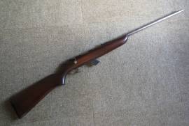 Remington , Remington Scoremaster .22 Model 511 in good condition. Includes magazine.