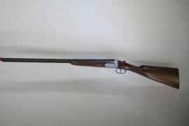 Antonio Zoli Ariete SxS 12g, Italian manufactured 28″ barrel side-by-side shotgun with field chokes. Original blueing and woodwork. In very good condition. Tiny marks on the stock.