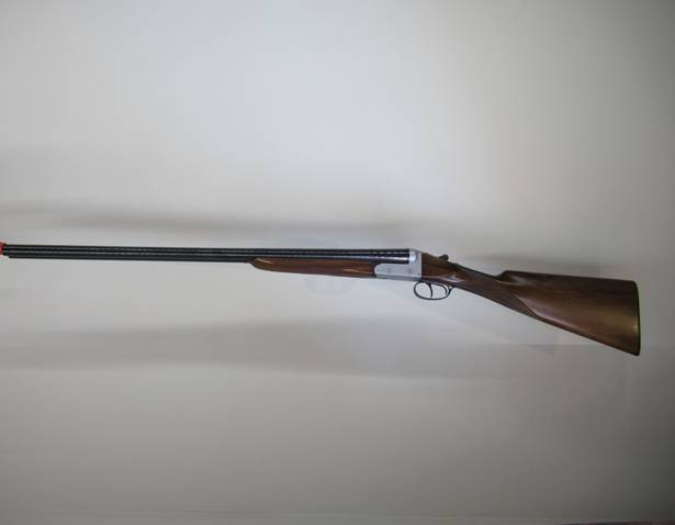 Antonio Zoli Ariete SxS 12g, Italian manufactured 28″ barrel side-by-side shotgun with field chokes. Original blueing and woodwork. In very good condition. Tiny marks on the stock.