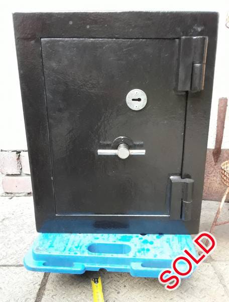 Safe, Perfect sized safe for handguns or ammo storage weighs about +-150 kg's; has a new lock fitted and two anchor bolts to bolt down in the floor

outside : 410wide x 400 deep x 510 high
Inside    : 300wide x 330 deep x 410 high

Cape Town southern suburbs 