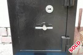 Safe, Perfect sized safe for handguns or ammo storage weighs about +-150 kg's; has a new lock fitted and two anchor bolts to bolt down in the floor

outside : 410wide x 400 deep x 510 high
Inside    : 300wide x 330 deep x 410 high

Cape Town southern suburbs 