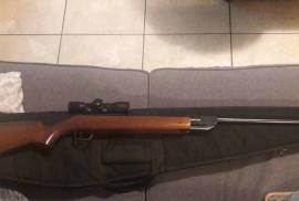 RWS Diana 34 German Air rifle , RWS Diana 34 German Air rifle, This is a German made RWS Diana 34 Air rifle (pellet gun) in .177 calibre in very good condition with scope and bag. Hardwood stock comes with box of pellets
